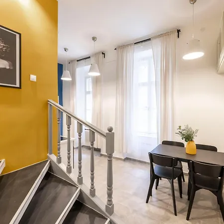 Διαμέρισμα Artsy Nest Downtown Next To New York Palace